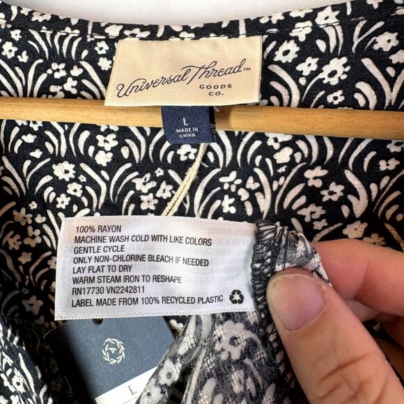NWT Universal Thread Floral Long Sleeve Blouse - Picture 6 of 7